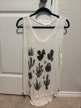 La Cactus White V-Neck Sleeveless Tank Top